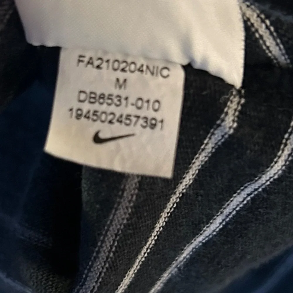 Nike Mens Medium Premium Loose Fit Embroidered Black Stripe Y2K Style Tee